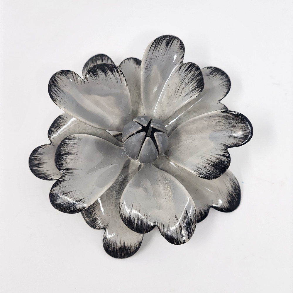 VINTAGE GRAY AND BLACK FLORAL BROOCH